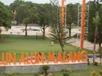 alun-alun-merdeka-renovasi-baru_20150509_213936.jpg