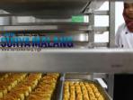 berita-malang-pembuatan-kue-kering_20160613_175810.jpg