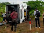 bus-tentrem-terguling-di-tol-waru-sidoarjo.jpg