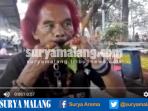 cak-kandar-seniman-pengamen-kota-malang-musik-daun_20161016_181357.jpg