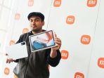 corporate-media-relations-manager-xiaomi-indonesia-panji-pratama-menunjukan-redmi-pad-terbaru.jpg