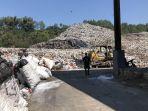 demo-warga-sekitar-tpa-tlekung-junrejo-kota-batu-karena-persoalan-bau-sampah.jpg