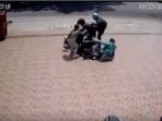 emak-emak-tangkap-jambret-jadi-viral-di-youtube_20170324_163714.jpg