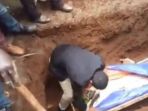 getayawkal-ayele-sang-nabi-palsu-memulai-ritual-untuk-membangkitkan-jenazah_20180722_140022.jpg