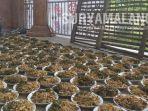 hidangan-kolak-ayam-di-masjid-sunan-dalem-yang-berada-di-desa-gumeno-manyar-gresik.jpg