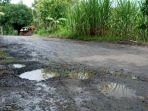 jalan-rusak-bantur-malang-selatan.jpg