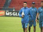 javier-roca-pelatih-persik.jpg