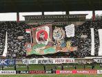 koreo-di-stadion-si-jalak-harupat-saat-laga-persebaya-vs-persib-dalam-piala-presiden-2019.jpg