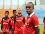 manajer-madura-united-haruna-soemitro_20171218_170453.jpg