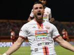 marko-simic-madura-united-ditahan-imbang-2-2-oleh-tamunya-persija-jakarta.jpg