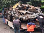 mobil-korban-longsor.jpg