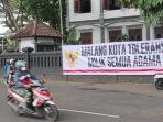ormas-malang-bersatu-kembali-pasang-banner.jpg