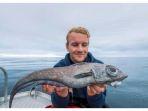 oscar-lundahl-19-mendapat-ikan-ratfish-di-kedalaman-800-meter-di-pulau-andoya-norwegia.jpg