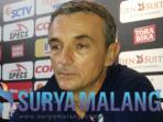 pelatih-arema-cronus-milomir-seslija_20160728_200659.jpg
