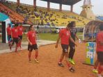 pemain-madura-united-jelang-laga-kontra-persib-bandung-di-stadion-si-jalak-harupat_20171019_151046.jpg