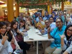 pendukung-sandiaga-uno-di-surabaya_20181018_112853.jpg