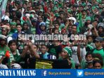 pendukung-setia-persebaya-surabaya-bonek-saat-menggelar-aksi-di-surabaya_20170109_115620.jpg