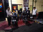 perang-sarung-di-Simpang-Empat-Dusun-Sedoro-Madiun.jpg