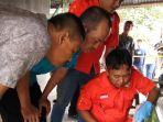 polisi-olah-tkp-penusukan-di-tulungagung.jpg