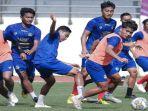 prediksi-pemain-arema-FC-persis.jpg