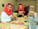 puti-guntur-soekarno-mampir-ke-pusat-oleh-oleh-madumongso_20180607_014331.jpg