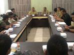 rapat-koordinasi-dinkoperindag-kota-malang-dengan-paguyuban-pedagang-pasar-comboran.jpg