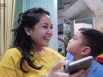 respon-nagita-slavina-saat-rafathar-merengek-minta-adik-baru-lihat-ekspresinya.jpg