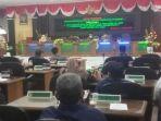 sidang-paripurna-dprd-situbondo-bupati-karma-suswandi.jpg