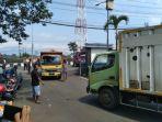 sopir-truk-menggeruduk-kantor-upt-p3-llaj-dishub-jatim-di-simpang-empat-karanglo-malang.jpg
