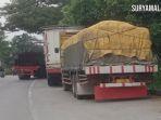 sopir-truk-parkir-ngawur-Desa-Sumberaji-dan-Desa-Pucuk-lamongan.jpg