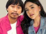 sosok-bayu-pria-viral-pasang-billboard-rangkul-amanda-manopo-akun-ig-penuh-foto-andin-ikatan-cinta.jpg