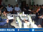 suasana-pertemuan-di-ruang-kepala-smk-pgri-3-kota-malang-untuk-unbk_20170223_135417.jpg