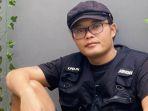 tahun-ini-sule-mantap-akan-nikahi-cewek-14-tahun-lebih-muda-akhirnya-bukan-pramugari-tapi-pengusaha.jpg