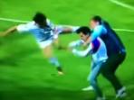 tendangan-kung-fu-di-liga-turki_20160502_093714.jpg