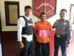 tersangka-pengedar-sabu-sabu-diamankan-polisi.jpg
