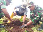 tni-tanam-bibit-kopi-dalam-penghijauan-di-lereng-gunung-wilis-kediri.jpg