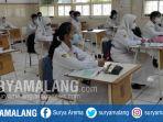 uji-coba-pembelajaran-tatap-muka-di-smpn-1-surabaya-senin-7122020.jpg