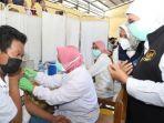 vaksinasi-covid-19-smkn-1-kota-mojokerto.jpg
