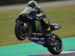 valentino-rossi-memenangi-duel-dengan-andrea-dovizioso-motogp-argentina-2019.jpg
