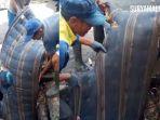 video-viral-kasur-kapuk-menyumpal-saluran-air-di-Jalan-Samanhudi-Gresik.jpg