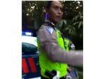 viral-video-debat-konyol-antara-sopir-truk-dan-polisi-di-kalimantan-timur.jpg