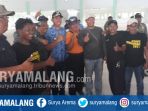 wali-kota-malang-m-anton-bersama-pedagang-pasar-besi-comboran_20180117_153641.jpg