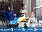 warga-polehan-kecamatan-blimbing-melompat-akibat-penembokan-di-depan-rumahnya_20171027_174934.jpg