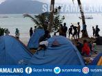 wisatwan-berkemah-di-pantai-mutiara-di-kawasan-teluk-prigi-trenggalek.jpg