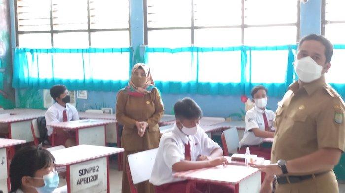 PTM SD,  Arief R Wismansyah Ingatkan Murid Jaga Prokes Hingga Mandi Usai Pulang Sekolah