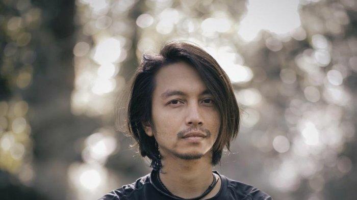 Fiersa Besari Kabarkan Rekeningnya dibobol oleh Teman Istrinya, diduga dihipnotis
