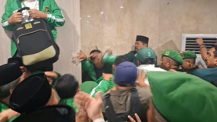 Arena Muktamar X PPP Jadi Ring Tinju, Kader Pendukung Mardiono dan Agus Suparmanto Baku Hantam