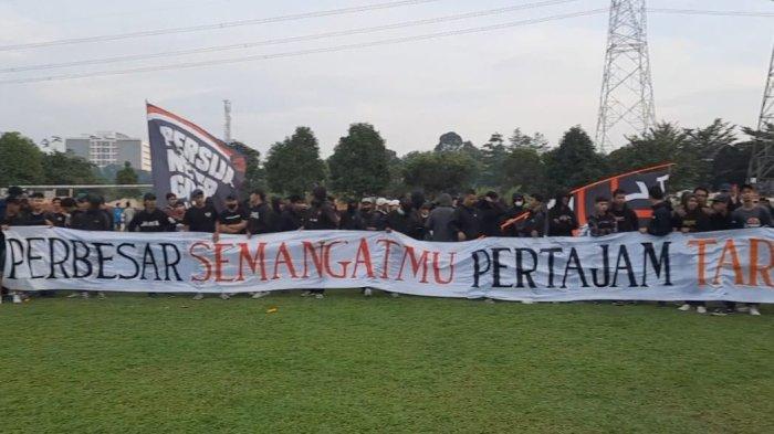 Pertandingan Persib Bandung vs Persija Jakarta Resmi Ditunda, Pasca Tragedi di Stadion Kanjuruhan