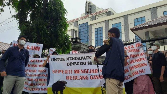 Korban Binomo Bertekad Menginap di PN Tangerang, Protes Penundaan Sidang Indra Kenz