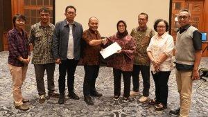 Anggota-Komite-Tanggung-Jawab-Perusahaan-Platform-Digital.jpg